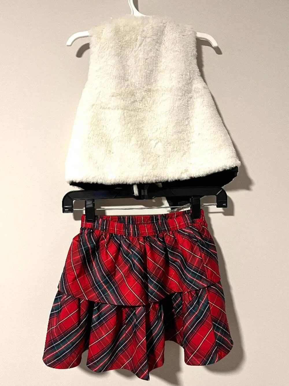 Girls Faux Fur White Fluffy Vest and Plaid Skirt Holiday Christmas Set Size 5